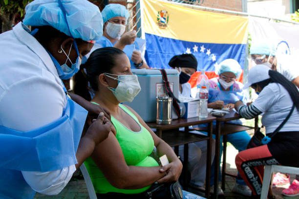 Vacunación de venezolanos en Colombia