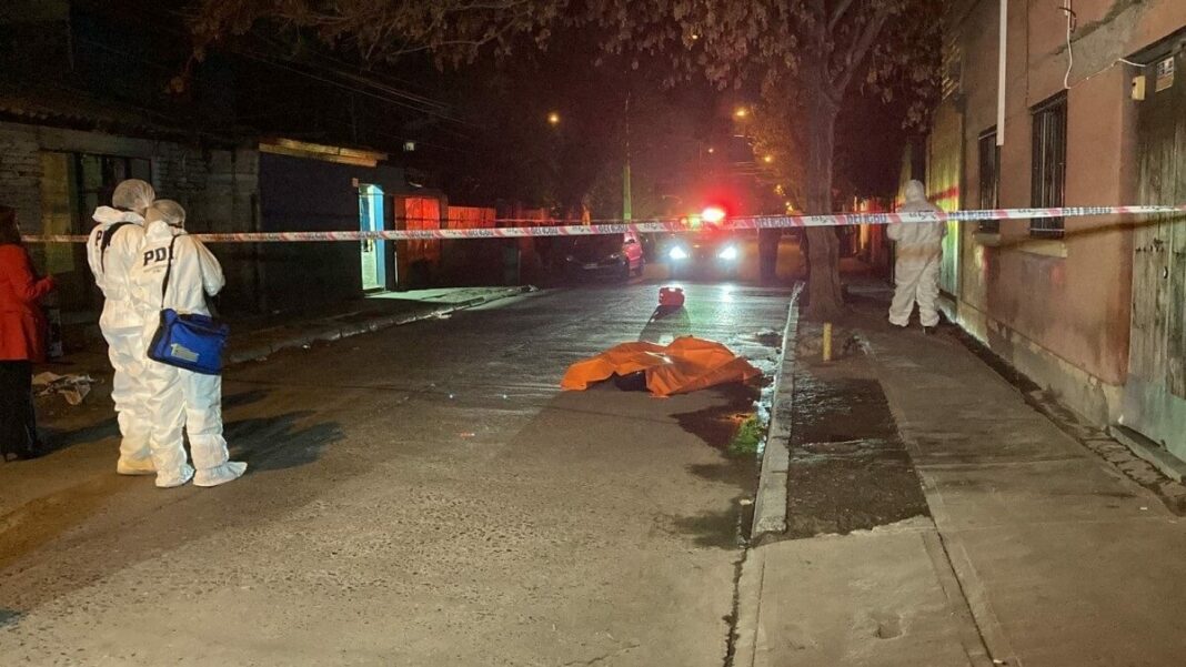 El cuerpo del migrante venezolano quedó en plena calle. Foto cortesía