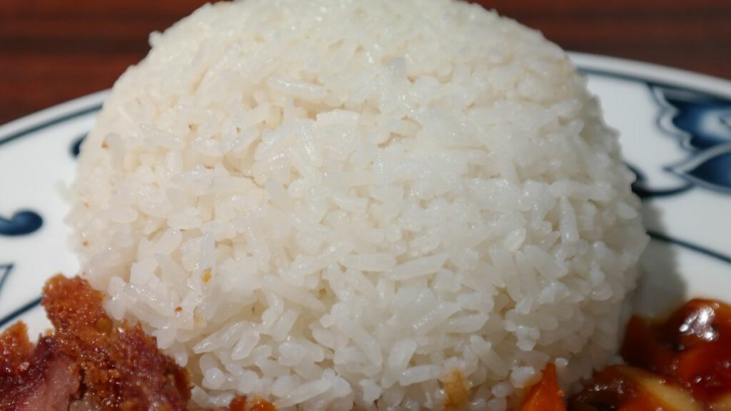 Hay una bacteria que prolifera en el arroz que puede generar intoxicación alimentaria. 