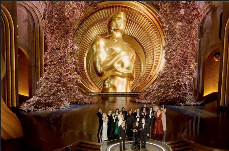 SIN SORPRESAS: Oppenheimer se corona en los Óscar