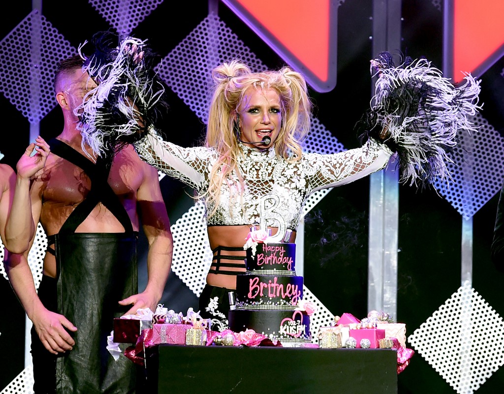 Britney Spears arremete contra su familia